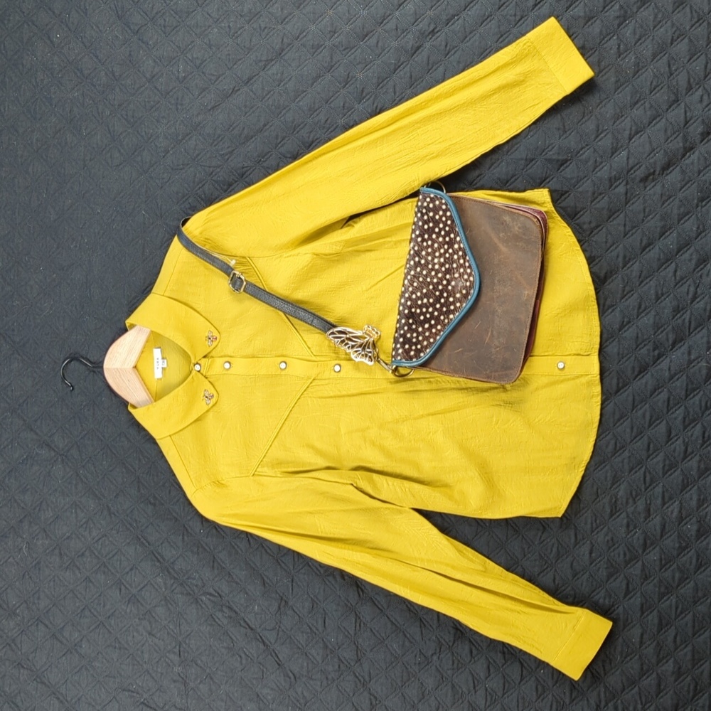 Tropical Bee Charm Blouse